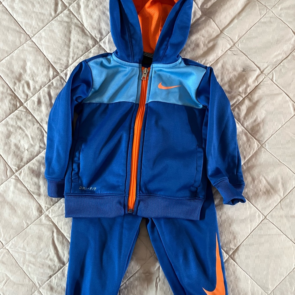 Nike baby boys track suit